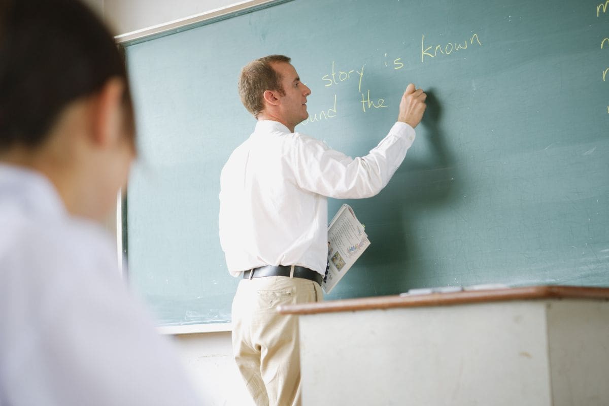 Dia dos Professores: origem, significado e como é celebrado no Brasil